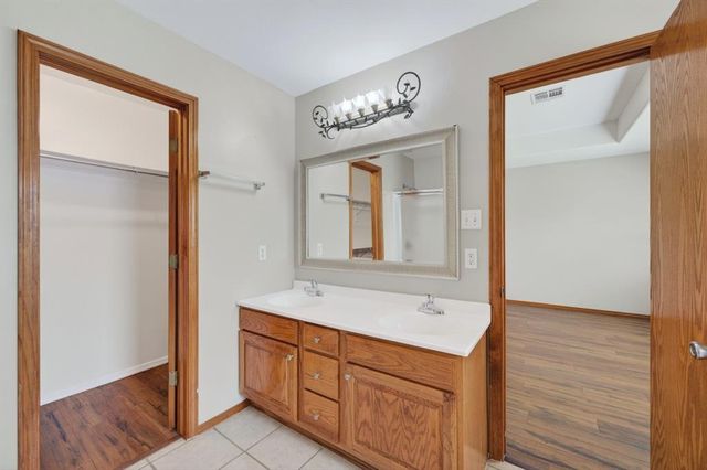 12127 SW 4th Street, Yukon, OK 73099