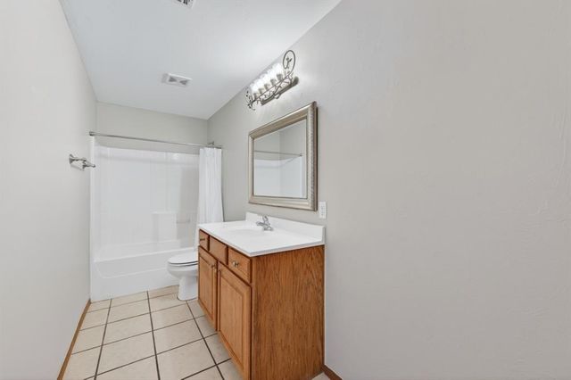 12127 SW 4th Street, Yukon, OK 73099