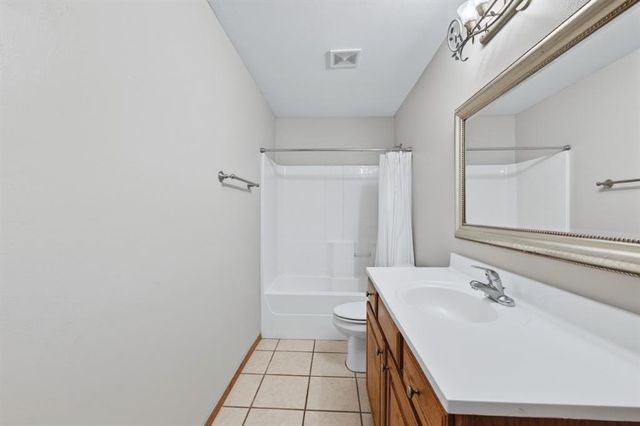 12127 SW 4th Street, Yukon, OK 73099