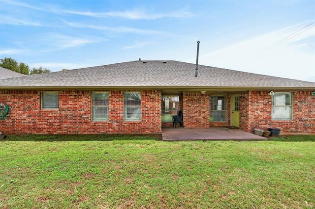 12127 SW 4th Street, Yukon, OK 73099