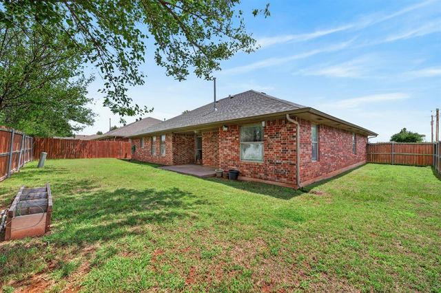 12127 SW 4th Street, Yukon, OK 73099