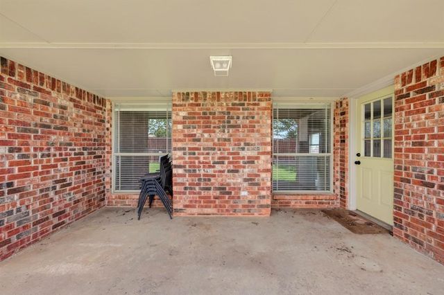 12127 SW 4th Street, Yukon, OK 73099