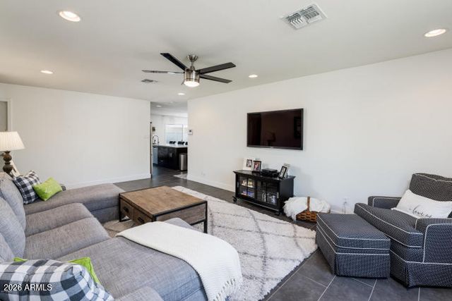 2503 S BONARDEN Lane, Tempe, AZ 85282