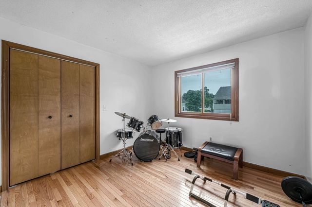 243 Ambrose St, Springfield, MA 01109
