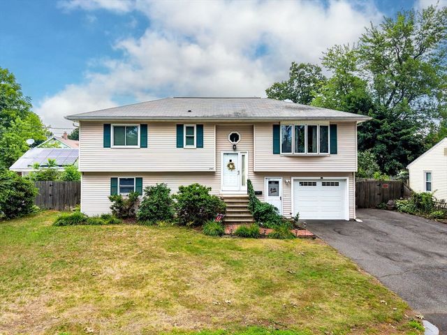 243 Ambrose St, Springfield, MA 01109
