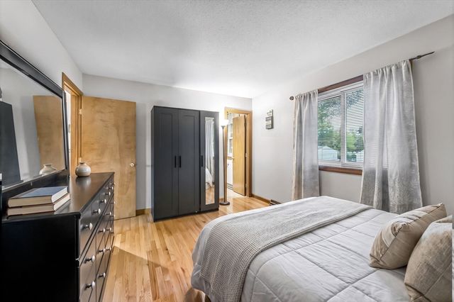 243 Ambrose St, Springfield, MA 01109
