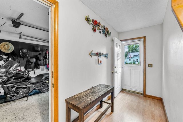 243 Ambrose St, Springfield, MA 01109