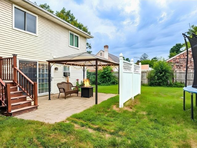 243 Ambrose St, Springfield, MA 01109