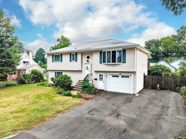 243 Ambrose St, Springfield, MA 01109