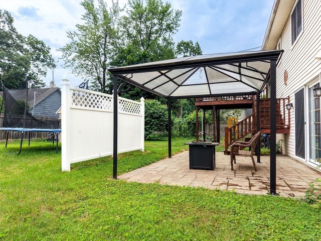 243 Ambrose St, Springfield, MA 01109