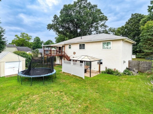 243 Ambrose St, Springfield, MA 01109