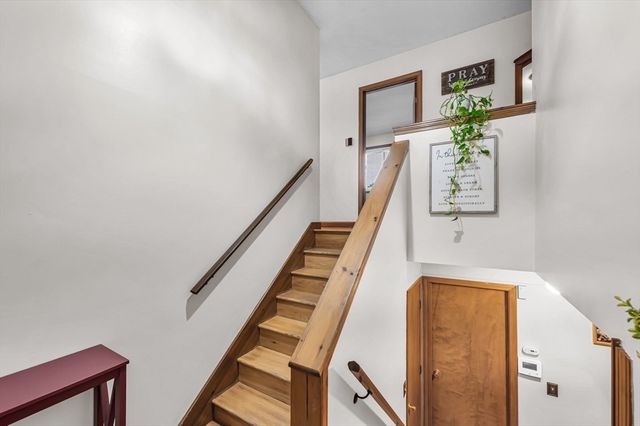 243 Ambrose St, Springfield, MA 01109
