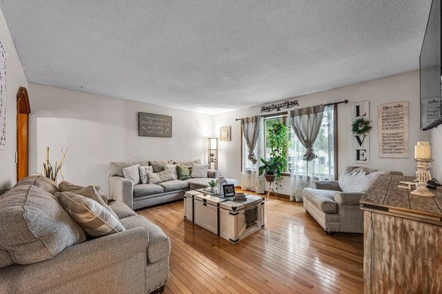 243 Ambrose St, Springfield, MA 01109