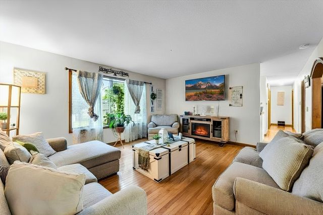 243 Ambrose St, Springfield, MA 01109