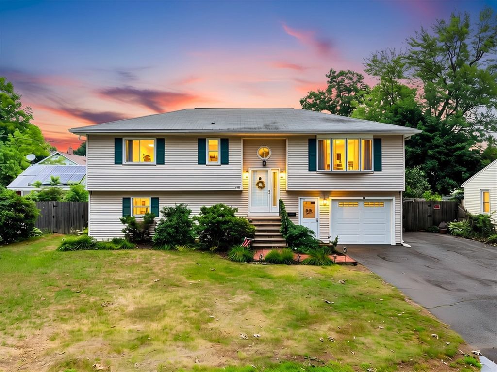 243 Ambrose St, Springfield, MA 01109