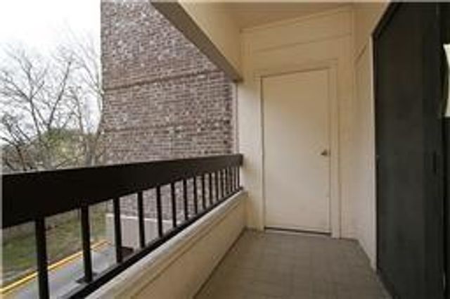 2211 S Braeswood Boulevard 22H, Houston, TX 77030