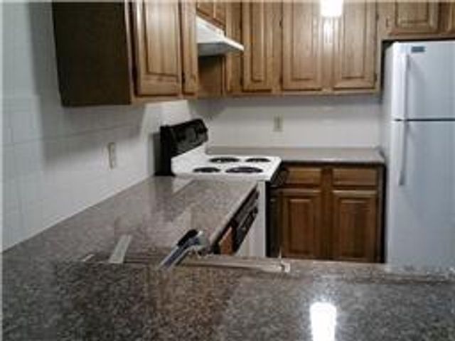 2211 S Braeswood Boulevard 22H, Houston, TX 77030