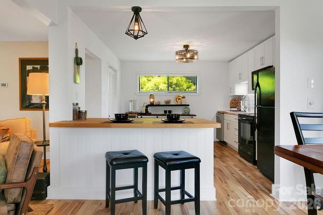 216 Tinequa Drive, Brevard, NC 28712