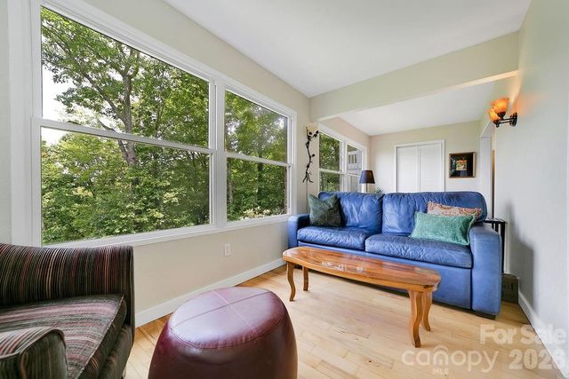 216 Tinequa Drive, Brevard, NC 28712