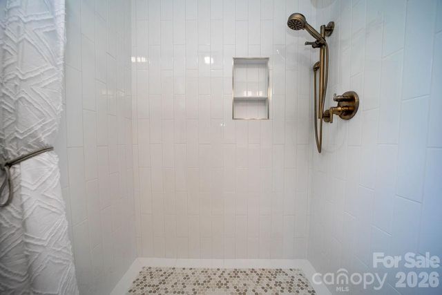 216 Tinequa Drive, Brevard, NC 28712