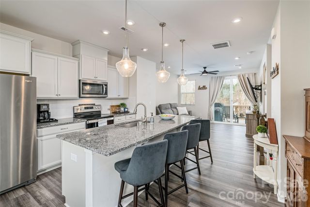 1206 Keydet Drive, Charlotte, NC 28216