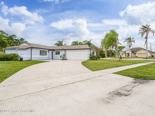 901 Beach Lane, Sebastian, FL 32958