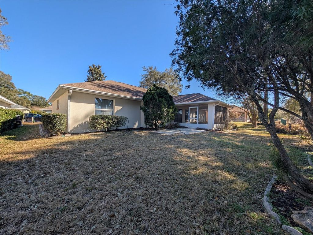 Image 11 of property listing at 9573 SW 53RD CIRCLE, Ocala, FL 34476