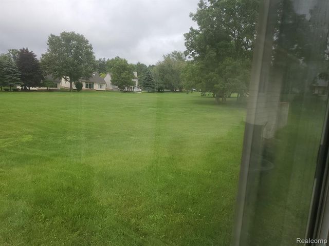 47550 6 mile pa N 6 Mile Road, Northville, MI 48168