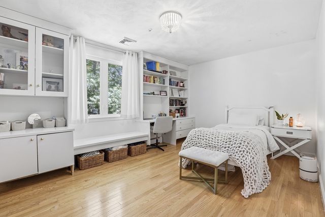 25 Revolutionary Rd, Acton, MA 01720