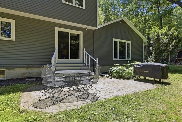 25 Revolutionary Rd, Acton, MA 01720