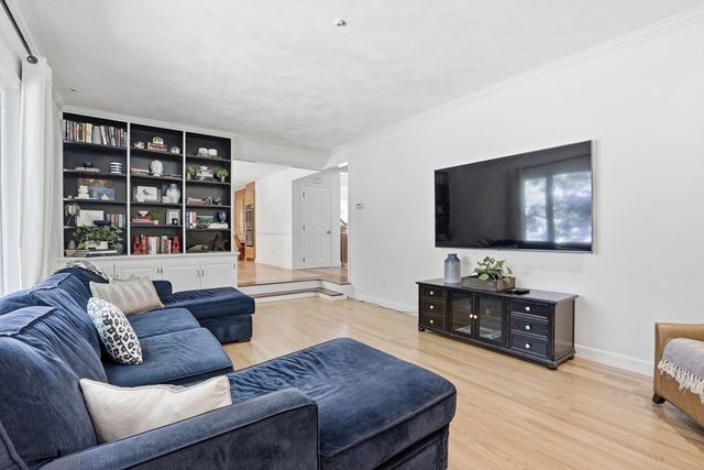 25 Revolutionary Rd, Acton, MA 01720