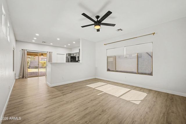 5207 W PARADISE Drive, Glendale, AZ 85304