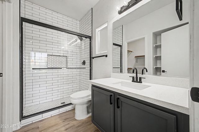 5207 W PARADISE Drive, Glendale, AZ 85304