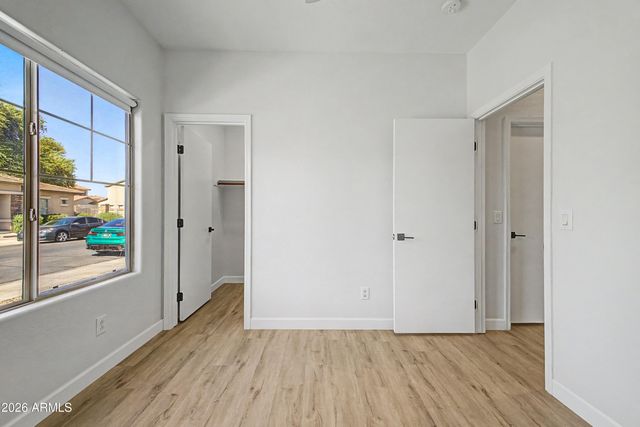 5207 W PARADISE Drive, Glendale, AZ 85304