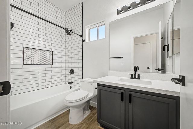 5207 W PARADISE Drive, Glendale, AZ 85304