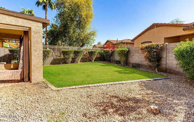 5207 W PARADISE Drive, Glendale, AZ 85304