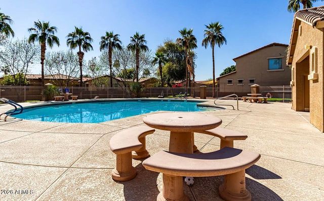 5207 W PARADISE Drive, Glendale, AZ 85304