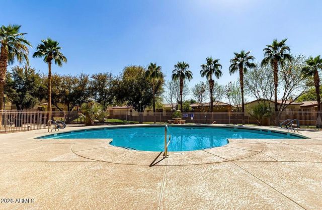 5207 W PARADISE Drive, Glendale, AZ 85304