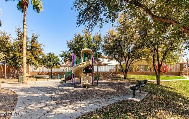 5207 W PARADISE Drive, Glendale, AZ 85304