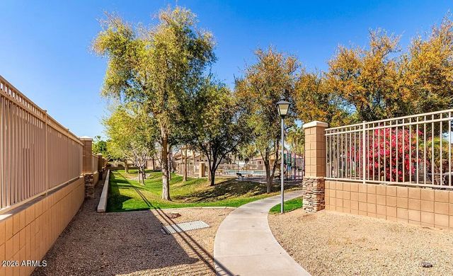 5207 W PARADISE Drive, Glendale, AZ 85304