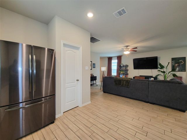 24802 Winema Woods Lane, Houston, TX 77336