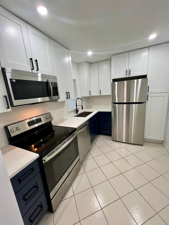 4657 Fountains Drive S 107, Lake Worth, FL 33467