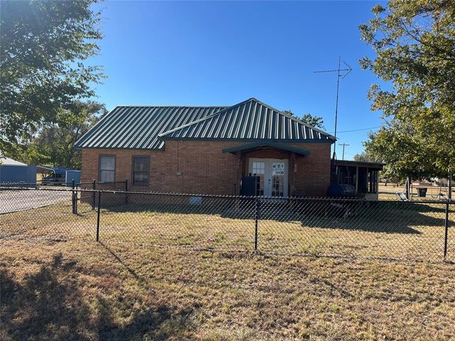 321 N Wachholtz Avenue, Butler, OK 73625