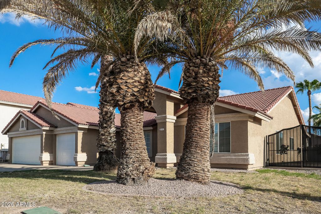 11421 W EMERALD Lane, Avondale, AZ 85392 — photo 2