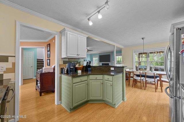 206 Lansing Court, Jacksonville, NC 28540