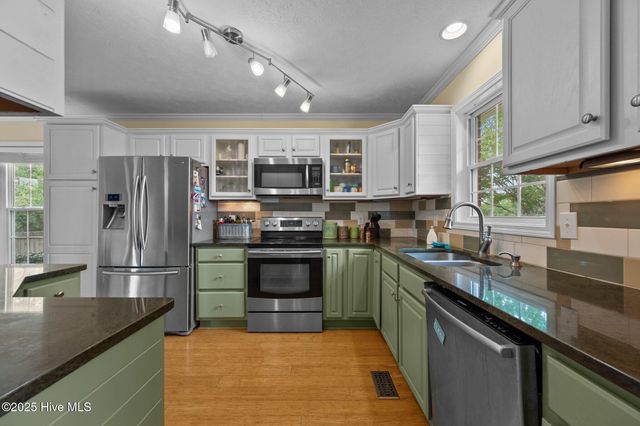 206 Lansing Court, Jacksonville, NC 28540