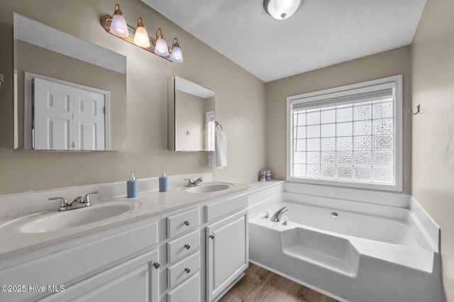 206 Lansing Court, Jacksonville, NC 28540