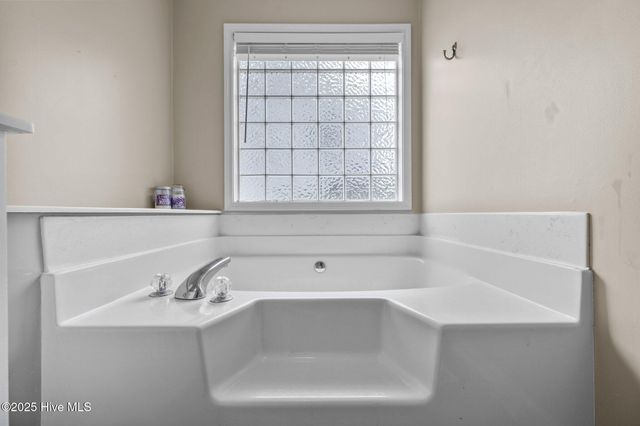 206 Lansing Court, Jacksonville, NC 28540