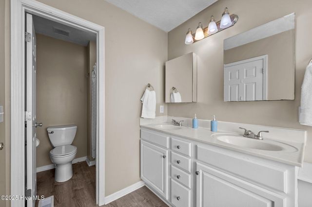 206 Lansing Court, Jacksonville, NC 28540
