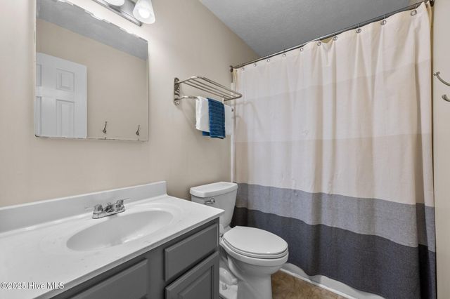 206 Lansing Court, Jacksonville, NC 28540